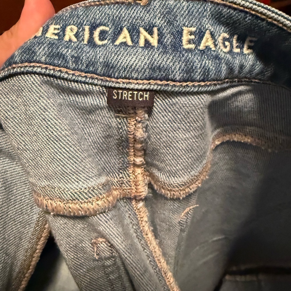 Women's American Eagle Mom Straight Jeans Size 8 - Picture 6 of 8